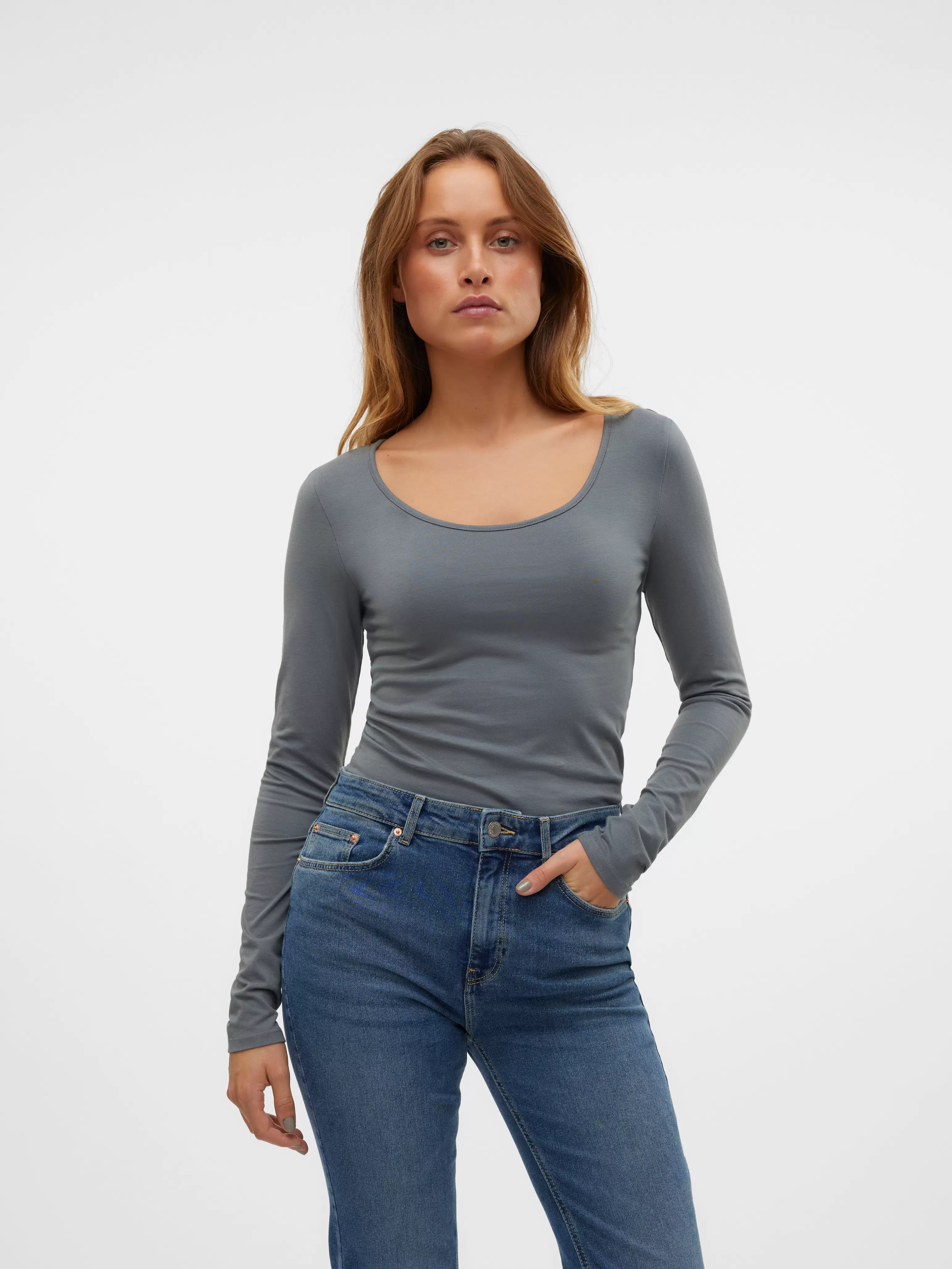 Vero Moda içinde 29,99 TL fiyatına VMMAXI T-Shirt fırsatı