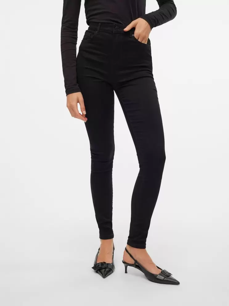 Vero Moda içinde 39,99 TL fiyatına VMSOPHIA Hohe Taille Slim Fit Jeans fırsatı