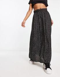  içinde 36,99 TL fiyatına Only pleated midi skirt in black spot print fırsatı