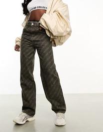  içinde 28,79 TL fiyatına ASOS Weekend Collective baggy fit jeans with laser print in washed brown fırsatı