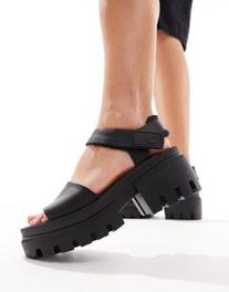  içinde 110 TL fiyatına Timberland Everleigh platform sandal in black fırsatı
