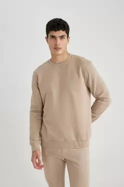 DeFacto içinde 499,99 TL fiyatına Regular Fit Bisiklet Yaka Pamuklu Basic Sweatshirt fırsatı