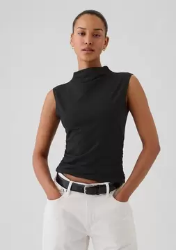 Gap içinde 899,99 TL fiyatına %50 Modern Mockneck Ruched Atlet fırsatı