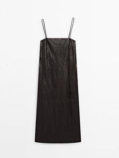 Massimo Dutti içinde 13500 TL fiyatına Çatlak görünümlü napa deri midi elbise - Limited Edition fırsatı