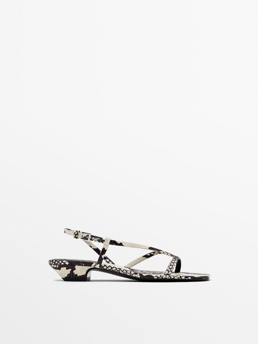 Massimo Dutti içinde 3750 TL fiyatına Desenli topuklu sandalet fırsatı
