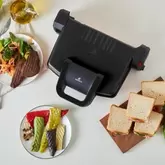 Karaca içinde 1299 TL fiyatına Future Essential Tost Makinesi Matte Black 1800 W fırsatı